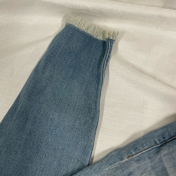NWT Mid Rise blue distressed jeans -  size 26 - Picture 6 of 6